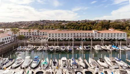 DoubleTree by Hilton San Pedro - Port of Los Angeles Отели рядом с достопримечательностью «Пойнт Фермин Лайтхаус»