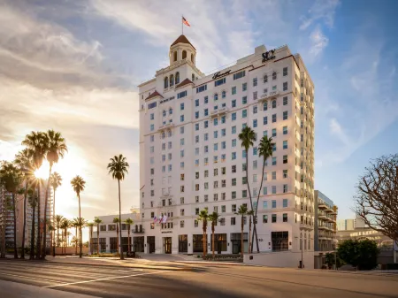Fairmont Breakers Long Beach Отели рядом с достопримечательностью «Нейплс»