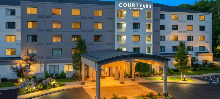 Courtyard Providence Lincoln Hotels in Providence County