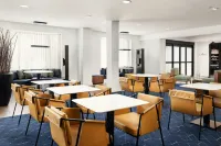 Courtyard Concord - breakfast
