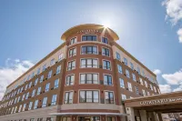 Courtyard South Bend Downtown Hotels near 7-Eleven