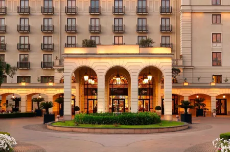 Sheraton Addis, a Luxury Collection Hotel, Addis Ababa Отели рядом с достопримечательностью «St. George Church»