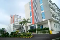 V Hotel & Residence Bandung Hotell i Sukagalih