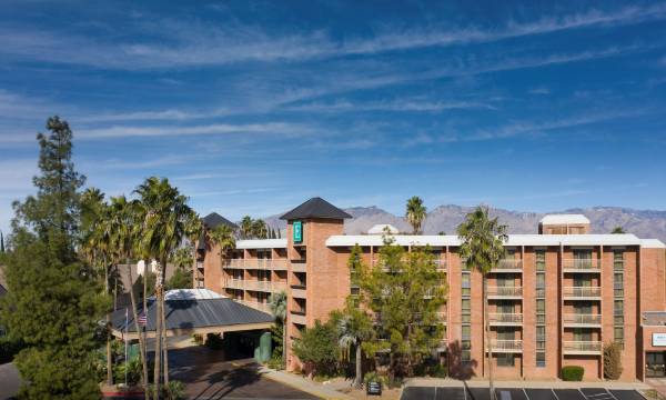 Embassy Suites by Hilton Tucson East