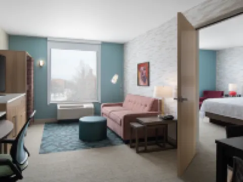Home2 Suites des Moines at Drake University Hotels in Des Moines
