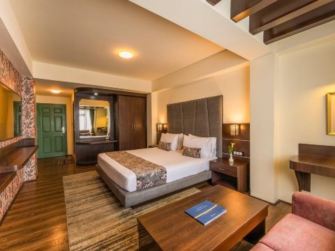 Udaan Woodberry Hotel & Spa