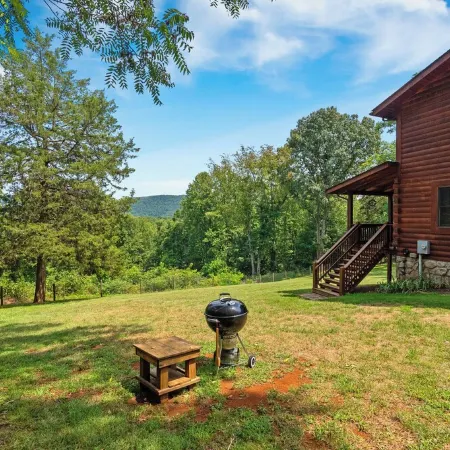 Luxury Cabin on 6 Acres w/ Mountain Views Near Nelson 151 & Wintergreen