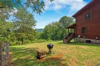 Luxury Cabin on 6 Private Acres: Stunning Mountain Views & Ultimate Comfort