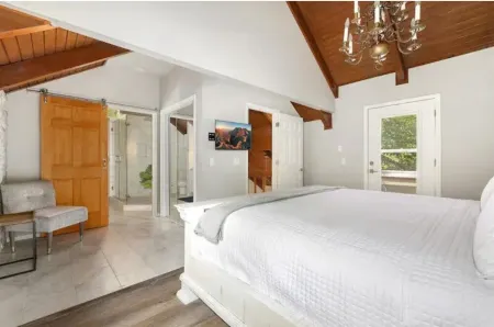 Easy access to bike, hike, golf or paddle from this Bella Vista retreat!