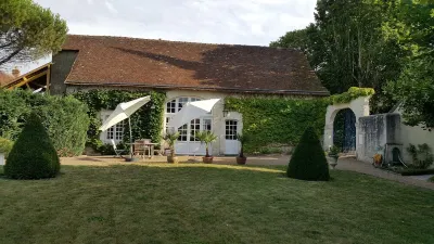 La Petite Bret guest house Château de Beauvois - La Maison Younan附近的飯店