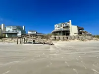 Beach Retreat: Walk to Beach & Pool, Sleeps 12, Pet Friendly