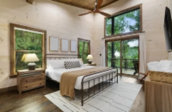 New Luxe Treetop Cabin  Hot tub  Near DT