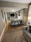 Charming Georgetown bungalow within walking distance to downtown & boat access