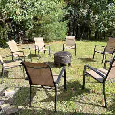 Luxury Pocono Home•Private Heated Pool•Hot Tub•10Min to Camelback Resort Hotel Exterior