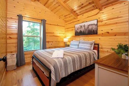 Hottub  Kid Friendly  Game Rm  Pets