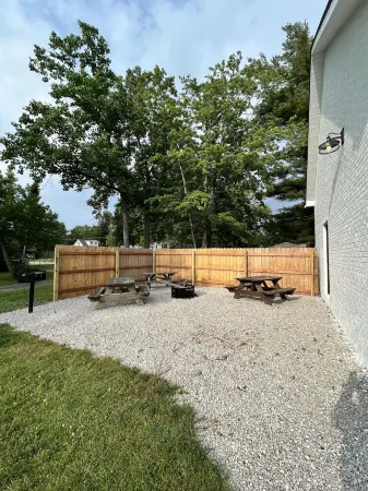 The Chapel- Beaches, GOTL, Historic Harbor Отели в г. Ashtabula County