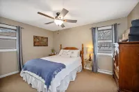 Beautiful Sunrise Views of Hall Lake! Hotels in Fairmont