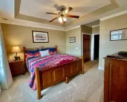 Beech Mountain-Walk to Ski Slopes/Sledding Hill/Restaurants -Room for 2 Families