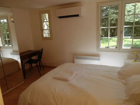 Villa prox. Avignon, swimming pool, calm park