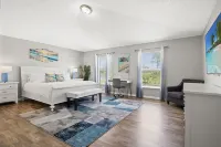 Spotless Villa! Pool Firepit-15 min to beach! Huge family Home Hotels in Flagler County