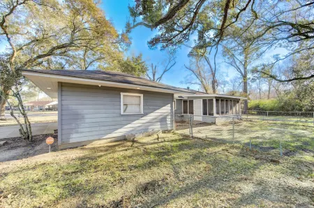 Workers Haven - Pet Friendly- Patio - Fiber Wi-Fi - King Bed