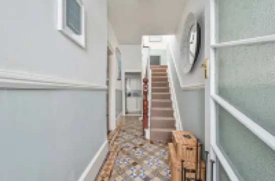 Charming Three Story Townhouse footsteps away from the historic harbour.