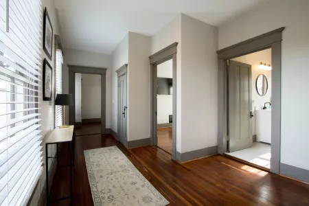 Elegant Historic Home Downtown For Groups Отели рядом с достопримечательностью «Вулкан Парк энд Музеум»