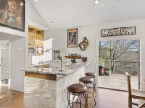 A "Willie" Nice House, with a Willie Nice View! 509 East Avenue, Marble Falls Hoteles en Marble Falls