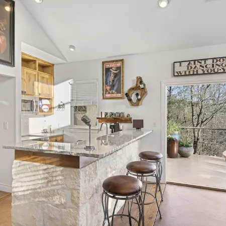 A "Willie" Nice House, with a Willie Nice View! 509 East Avenue, Marble Falls