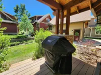 Large 4 bedroom home in Grand Park / Free Shuttle / Fireplace / Grill