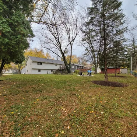 Spacious open concept home w/ game room + firepit