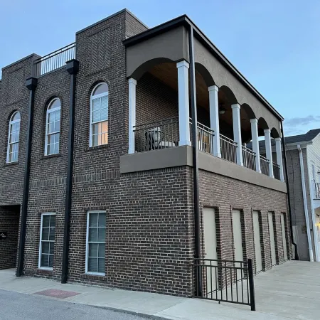 New Downtown Luxury Townhouse in Bourbon Country