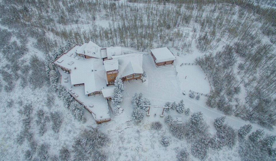 Timber Moose Timber Moose: America's Biggest Log Cabin - 26,500 square feet, big ...