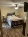 Cozy cabin Pickwick near Stateline boat ramp and State Park, with boat storage