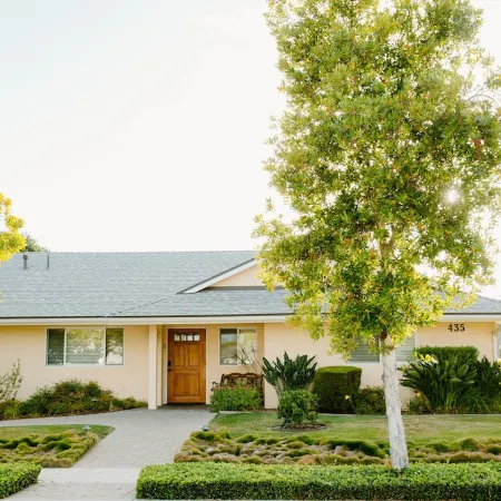 Spacious home 7 minutes away from the beach!