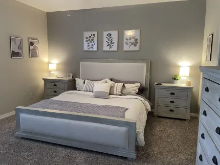 Townhome away from home! Near downtown Chandler/Gilbert. Heated pool and jacuzzi Отели в г. Гилберт