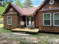 Whole house, secluded getaway near Alley Springs, Eminence , Missouri.