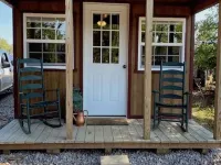 Tom & Jerri's Rustic Cabin located on the lake Hotels in Brown County
