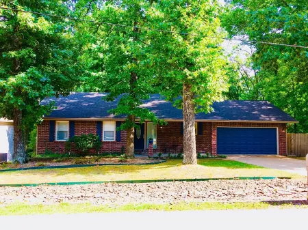 The Melanie House at Bella Vista - 7 miles to the Bentonville Square