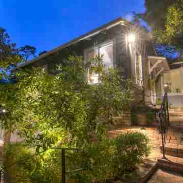 Elegance & Serenity and A Short Walk To Town Hotel Exterior