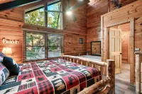 Located Directly Between Gatlinburg & Pigeon Forge -EV Chrgr🚙🪫🔌-Amazing Reviews🏅