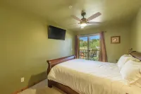 Ski-in Luxury Mountain Escape w/ Hot Tub & Breathtaking Views in Brian Head! - balcony