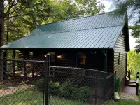 Cozy 2-bedroom cabin in beautiful Blairsville with AC, WiFi
