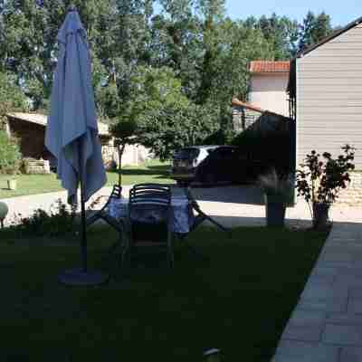 Gîte de la Ballade Charm and Comfort on the Outskirts of Town Hotel Exterior