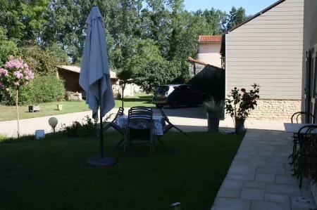 Charm and comfort on the outskirts of town, close to hiking trails.