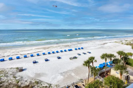 Beachfront Condo, Heated Pool and SPA!