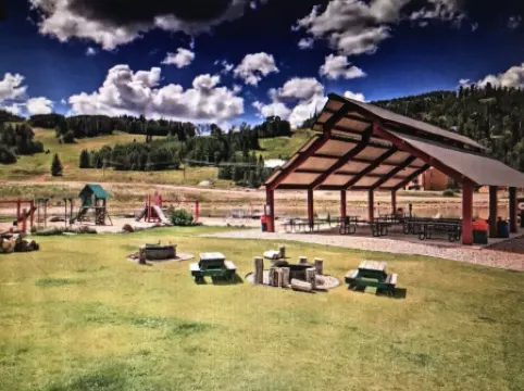 FRONT AND CENTER for 8! PANORAMIC VIEWS! Wall of windows facing slopes! GARAGE!