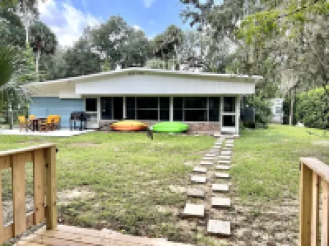 Dreamy River Cottage