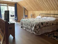 Leave it All Behind! 4-Season Sebago Lake Area, Kayak, Canoe & Fish, Pets Free! Hotels in Casco