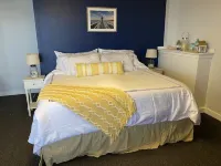 Plymouth private ocean front oversized suite on the bluff of Cape Cod Bay